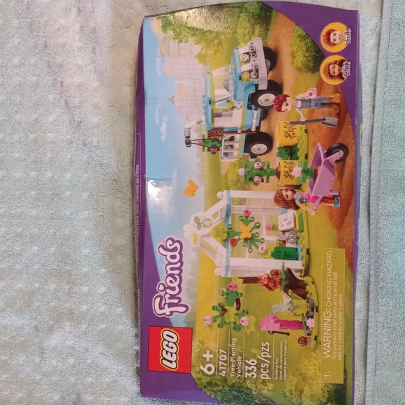 Lego - Picture 1 of 6